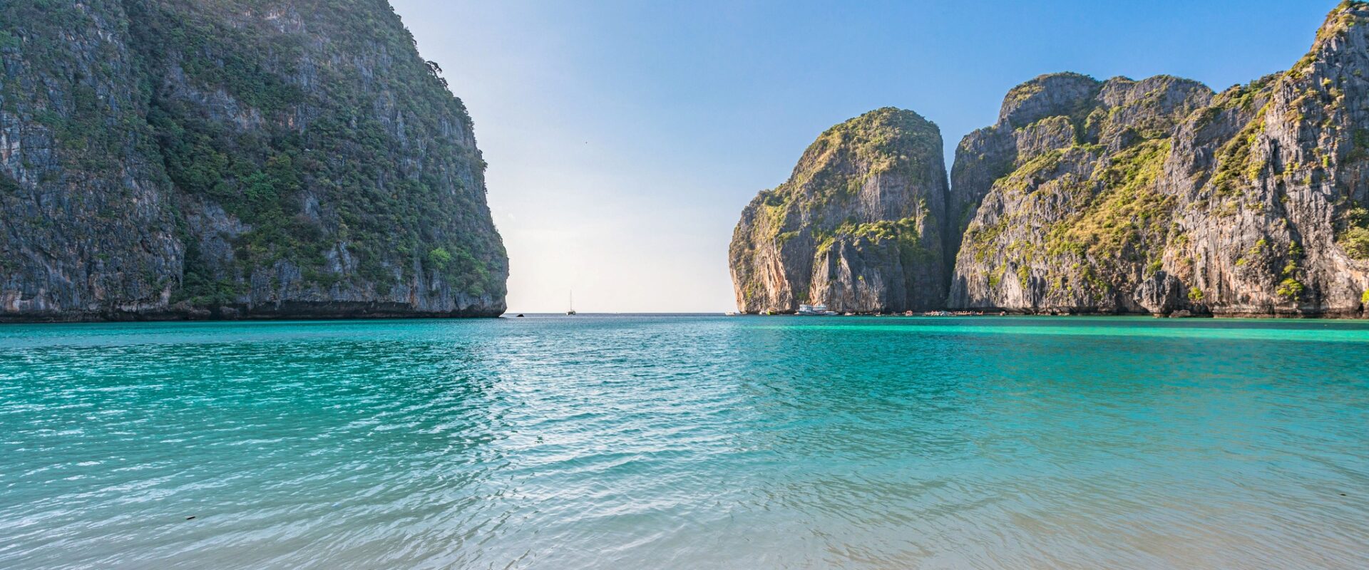 Island Hopping Adventure: Unveil the Magic of Phi Phi island